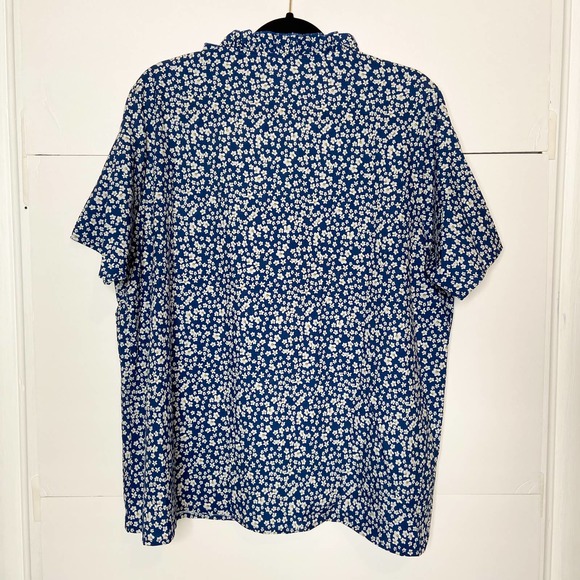 boutique floral print top, daisy print top, navy blue floral print blouse - Picture 5 of 6